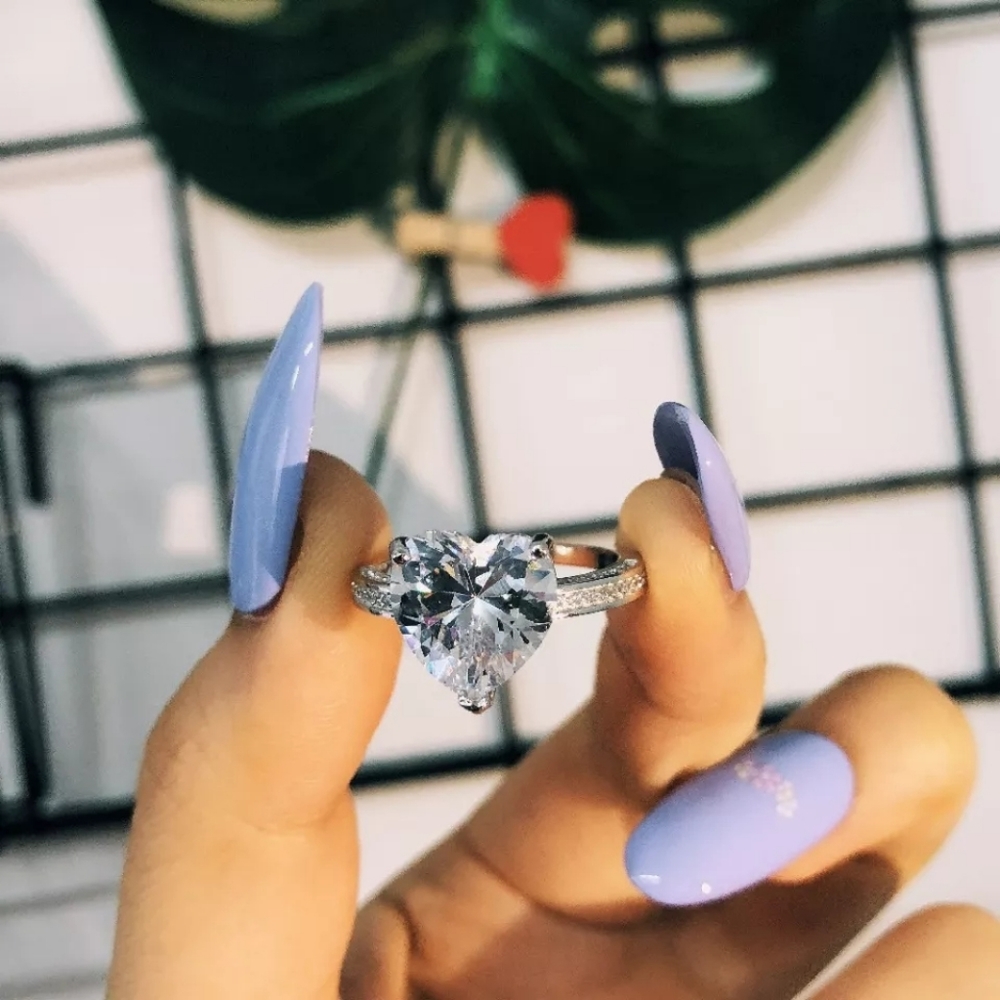 Pretty Heart Diamond Ring - Picture 4 of 5